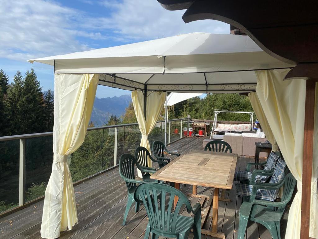 Chalet Traditionnel Avec Jacuzzi Exterieur Bex Extérieur photo